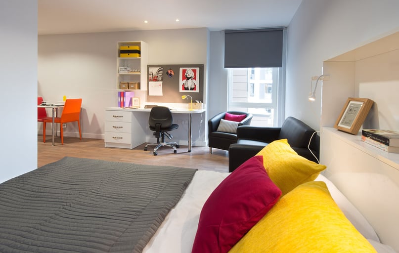 Premium Studio, Glassyard Building, 7A Stockwell Green, Stockwell, London - Image 1